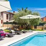 Pietra By Interhome 펜션 Galižana